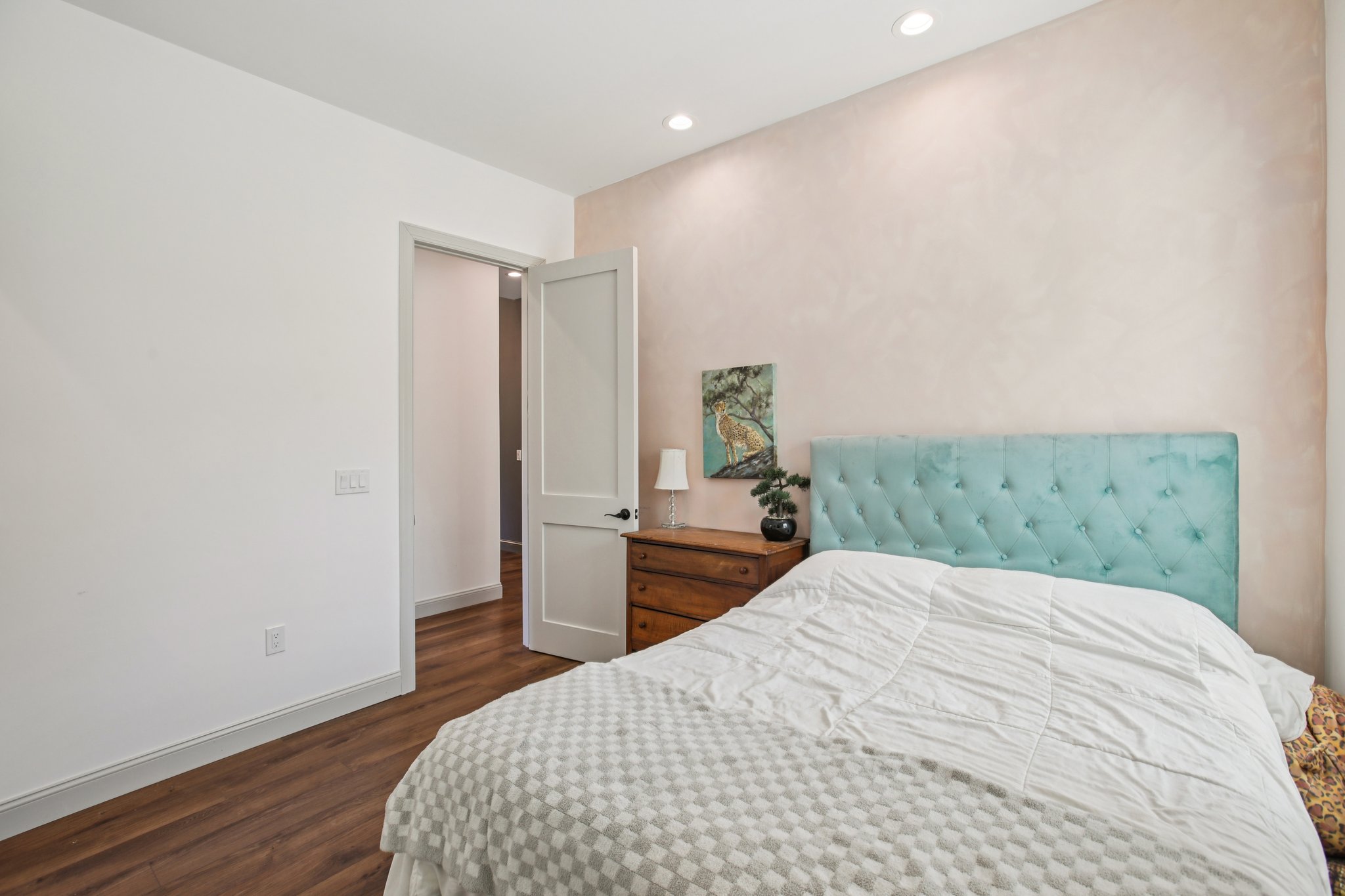 N Fairport Ave-S1710-043.jpg