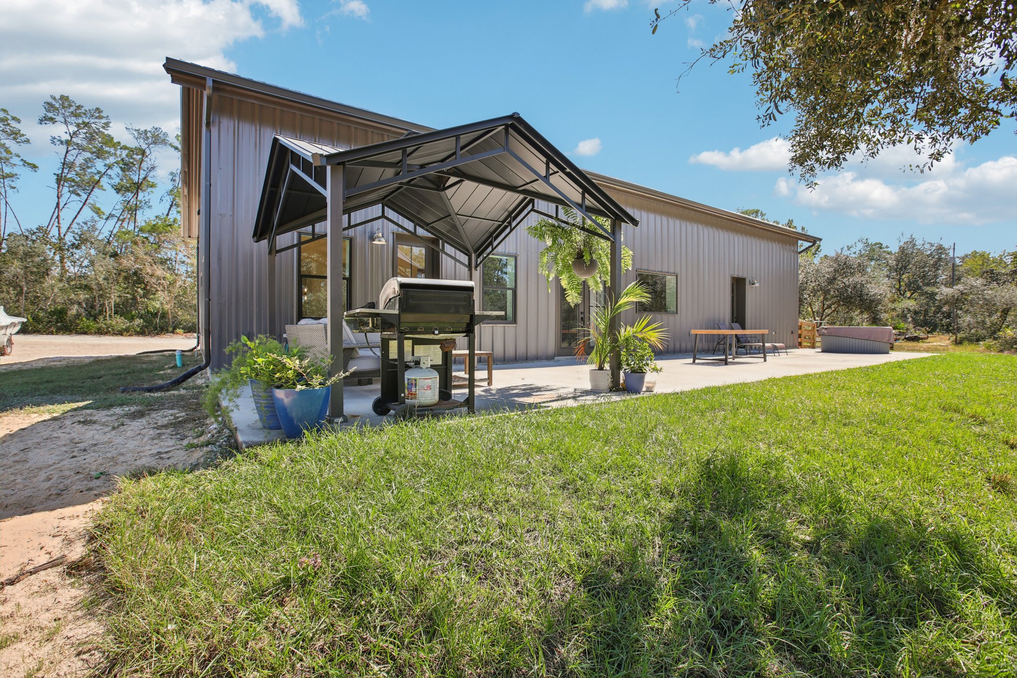 N Fairport Ave-S1710-049.jpg