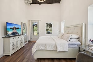 N Fairport Ave-S1710-029.jpg