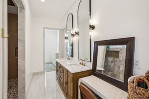 N Fairport Ave-S1710-030.jpg