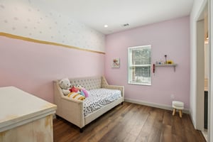 N Fairport Ave-S1710-035.jpg