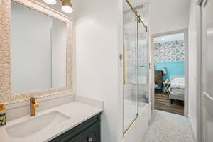 N Fairport Ave-S1710-036.jpg