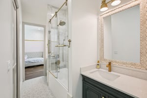 N Fairport Ave-S1710-037.jpg