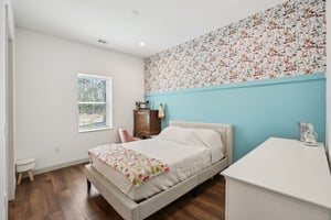 N Fairport Ave-S1710-038.jpg