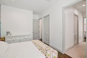 N Fairport Ave-S1710-039.jpg