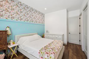 N Fairport Ave-S1710-040.jpg