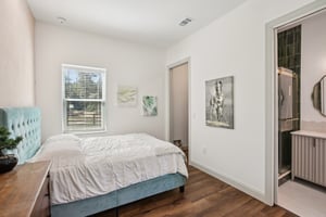 N Fairport Ave-S1710-042.jpg