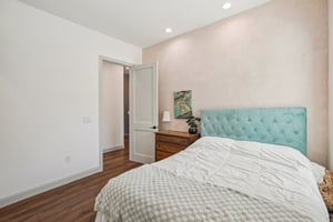 N Fairport Ave-S1710-043.jpg