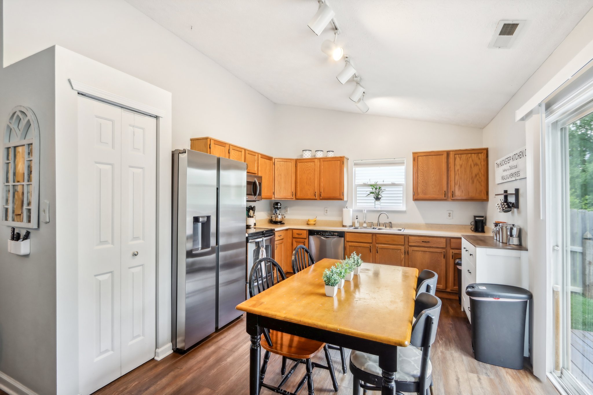 Kingston Cir-015.jpg