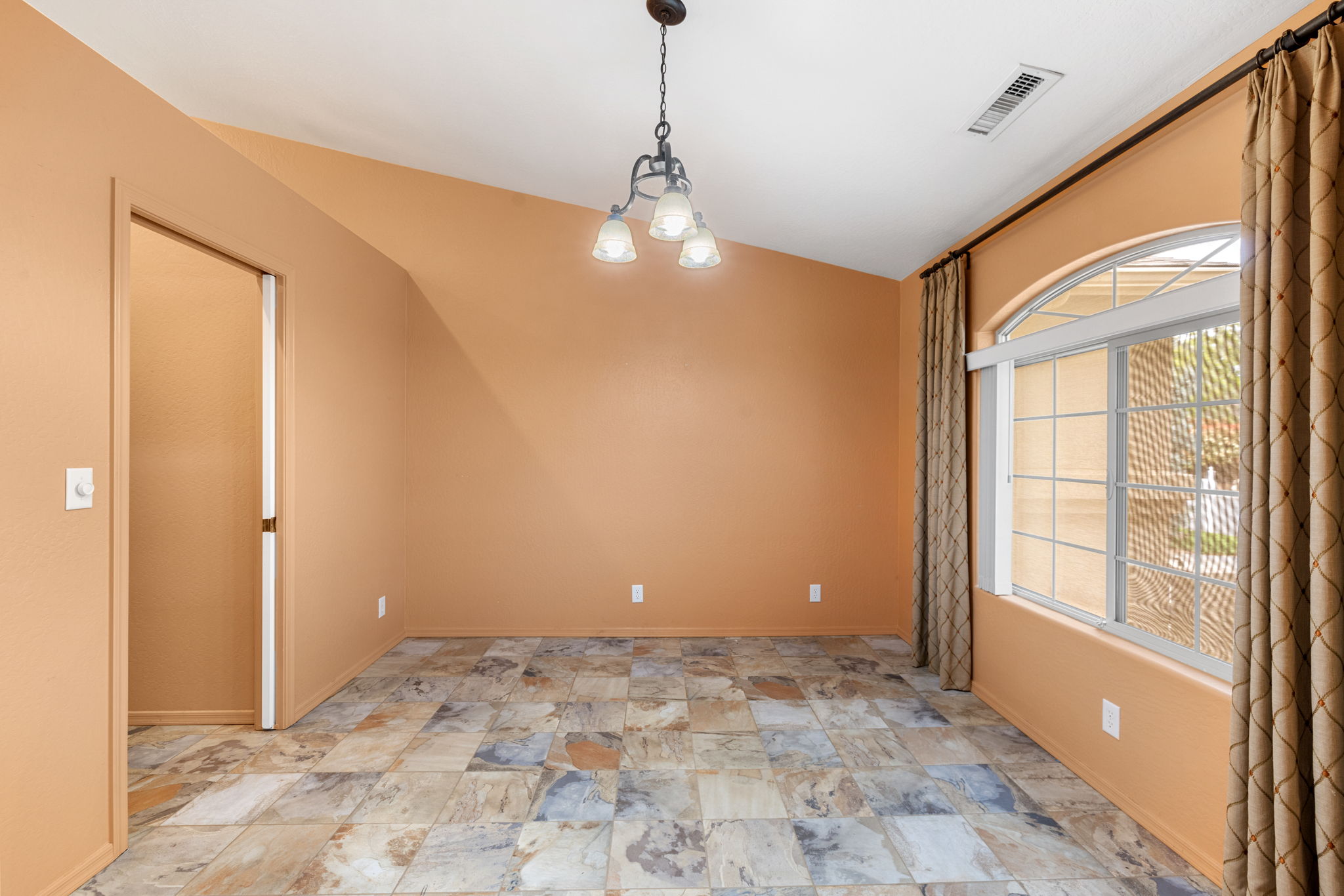 Dining Room (1)