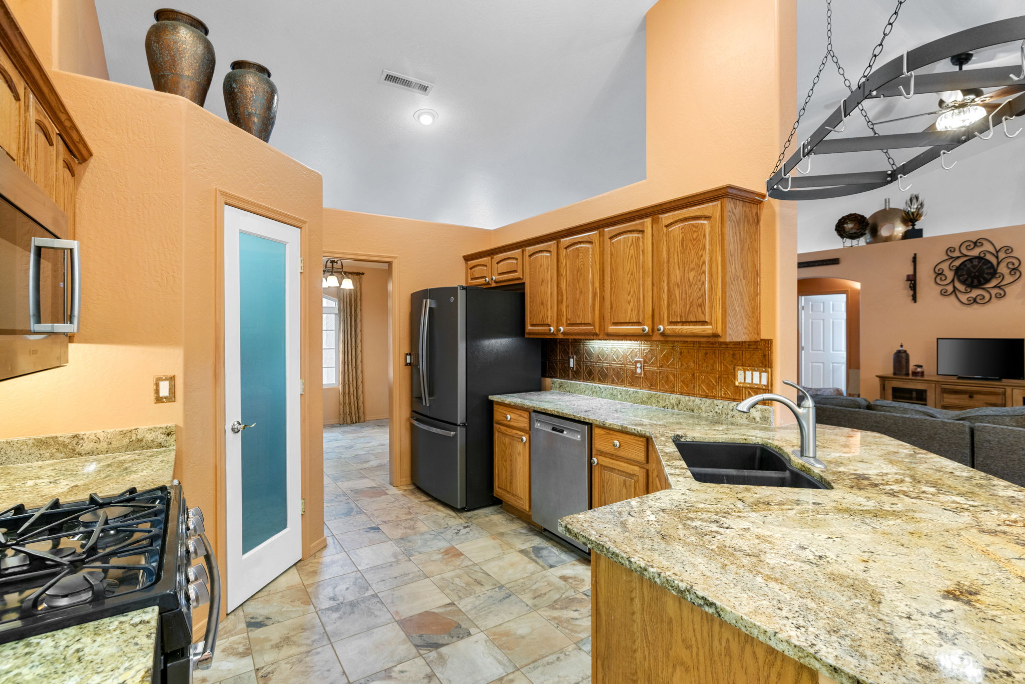 Kitchen (2)