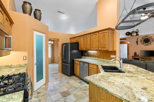 Kitchen (2)
