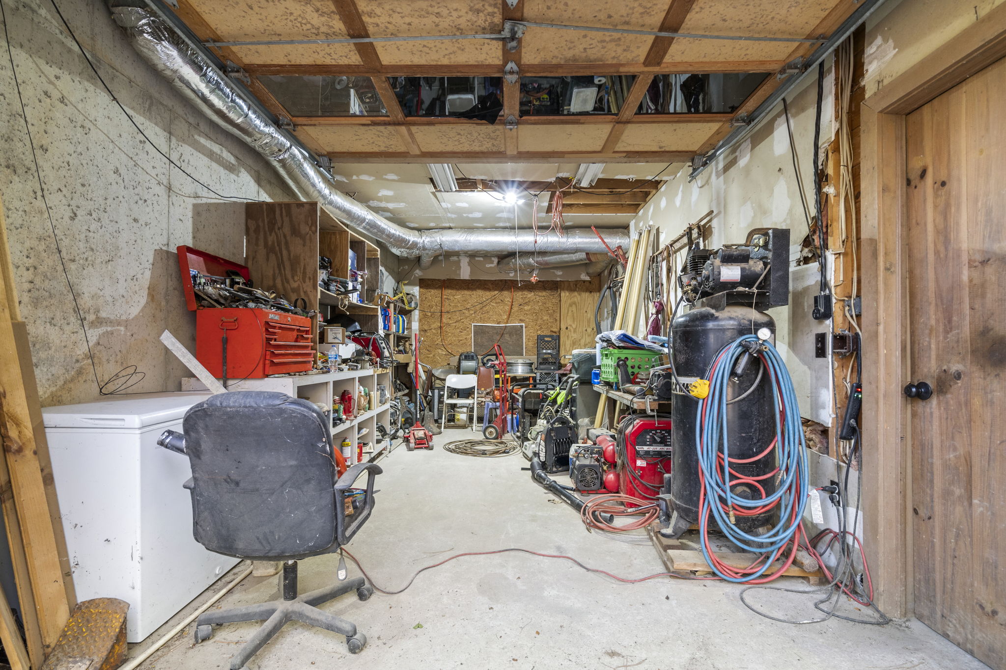 2 car tandem garage.