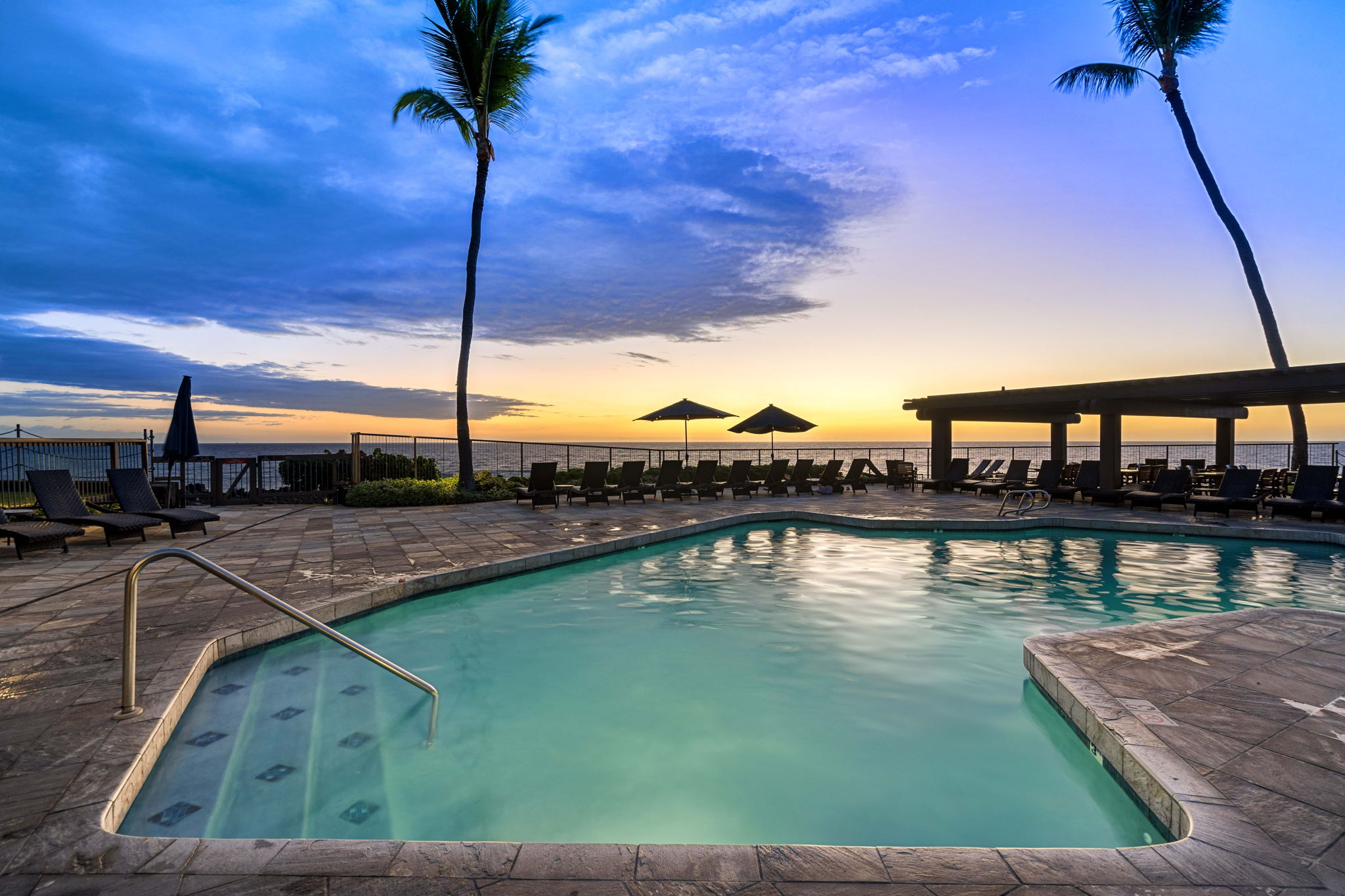 K Twilight Oceanfront Pool c