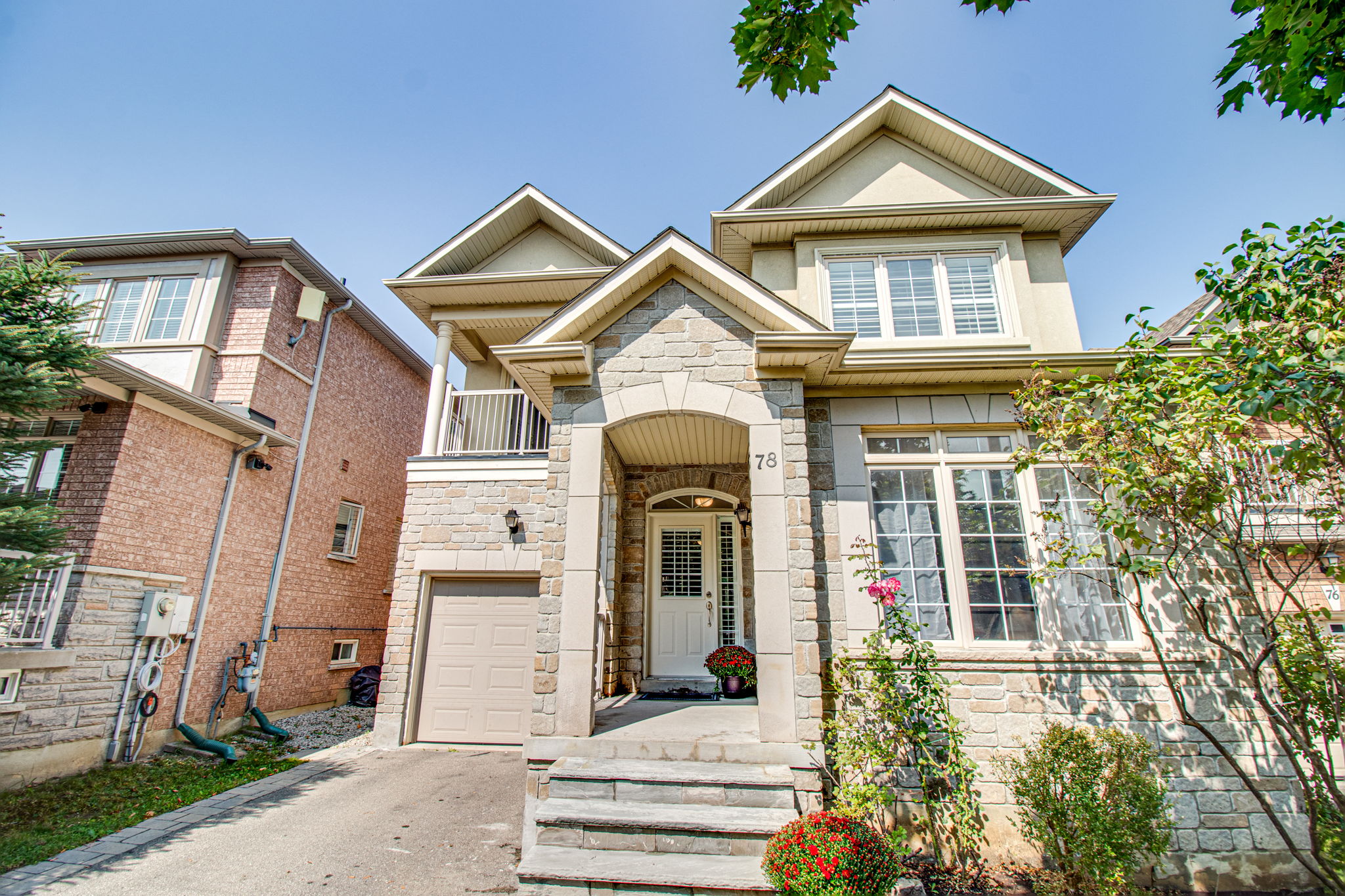 78 Chardonnay Dr Vaughan, ON L4J 8S4