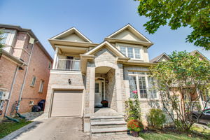 78 Chardonnay Dr, Vaughan ON
