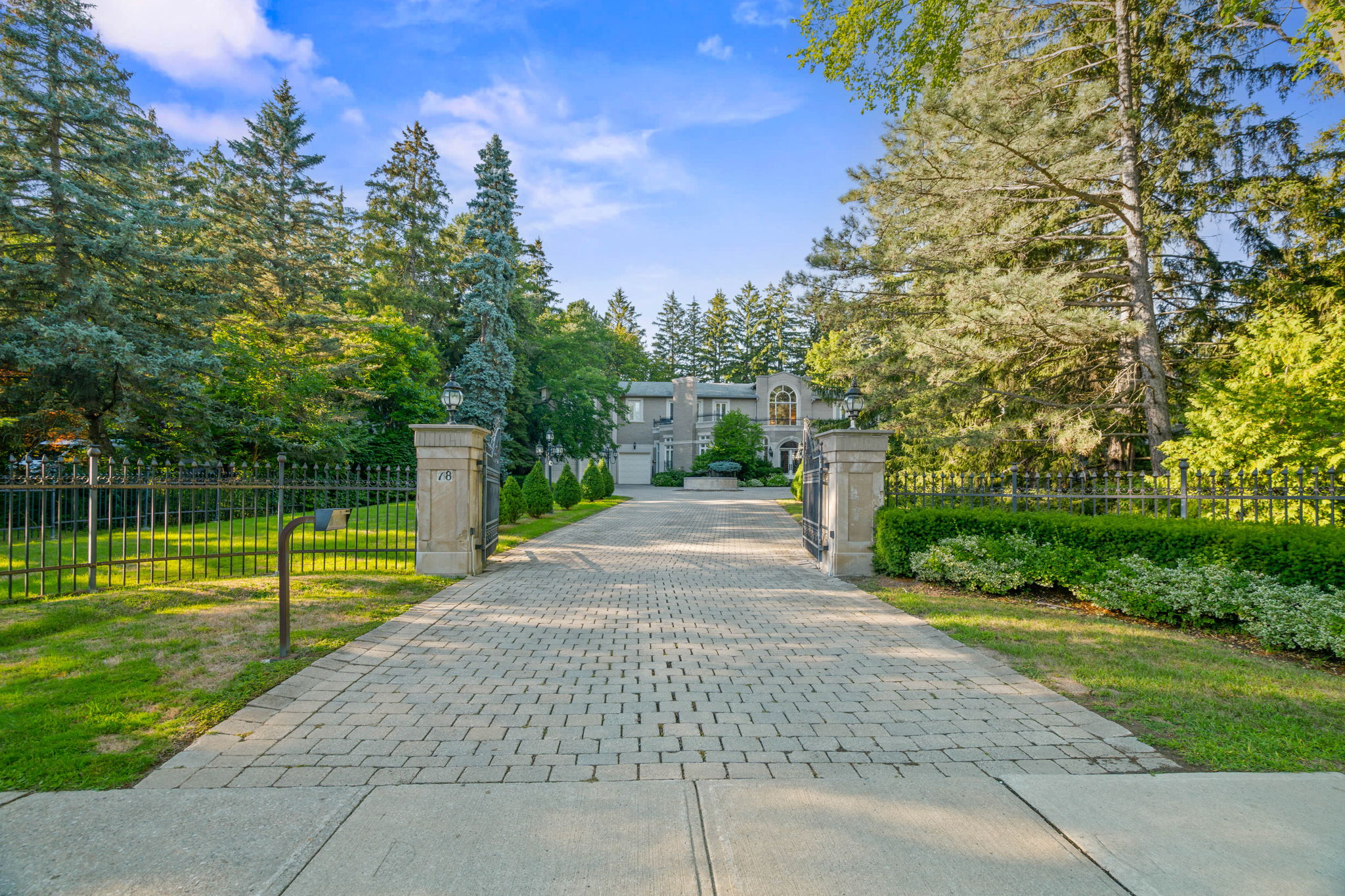 78 Elgin St Markham, ON L3T 1W6
