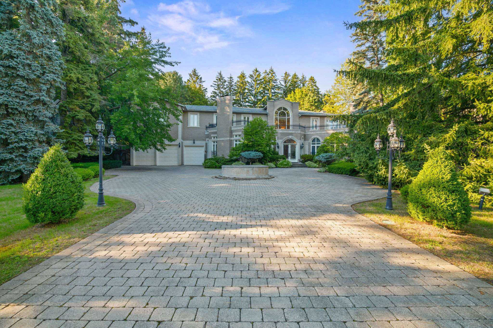 78 Elgin St Markham, ON L3T 1W6