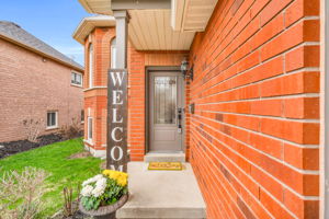 Front Porch/Entrance