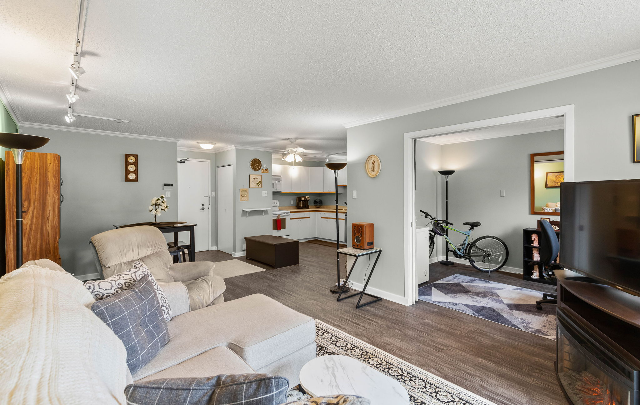 78 Quail Ridge Rd 1216, Winnipeg, MB R2Y 2E9 insight video marketing