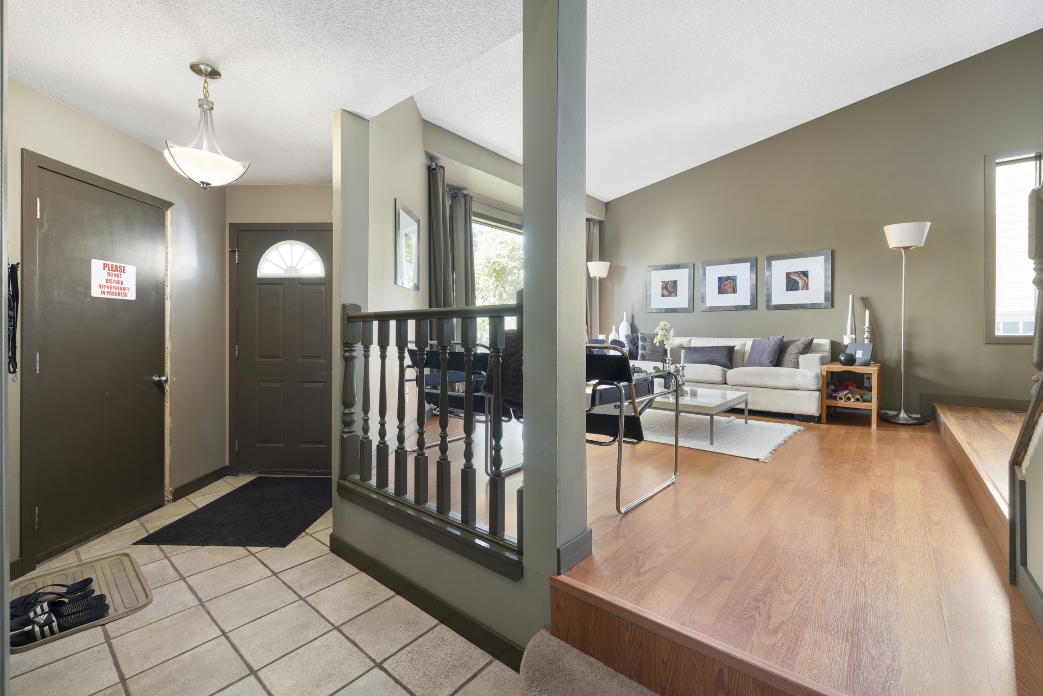 78 Sanderling Rd NW, Calgary, AB T3K 3S4, Canada Photo 4