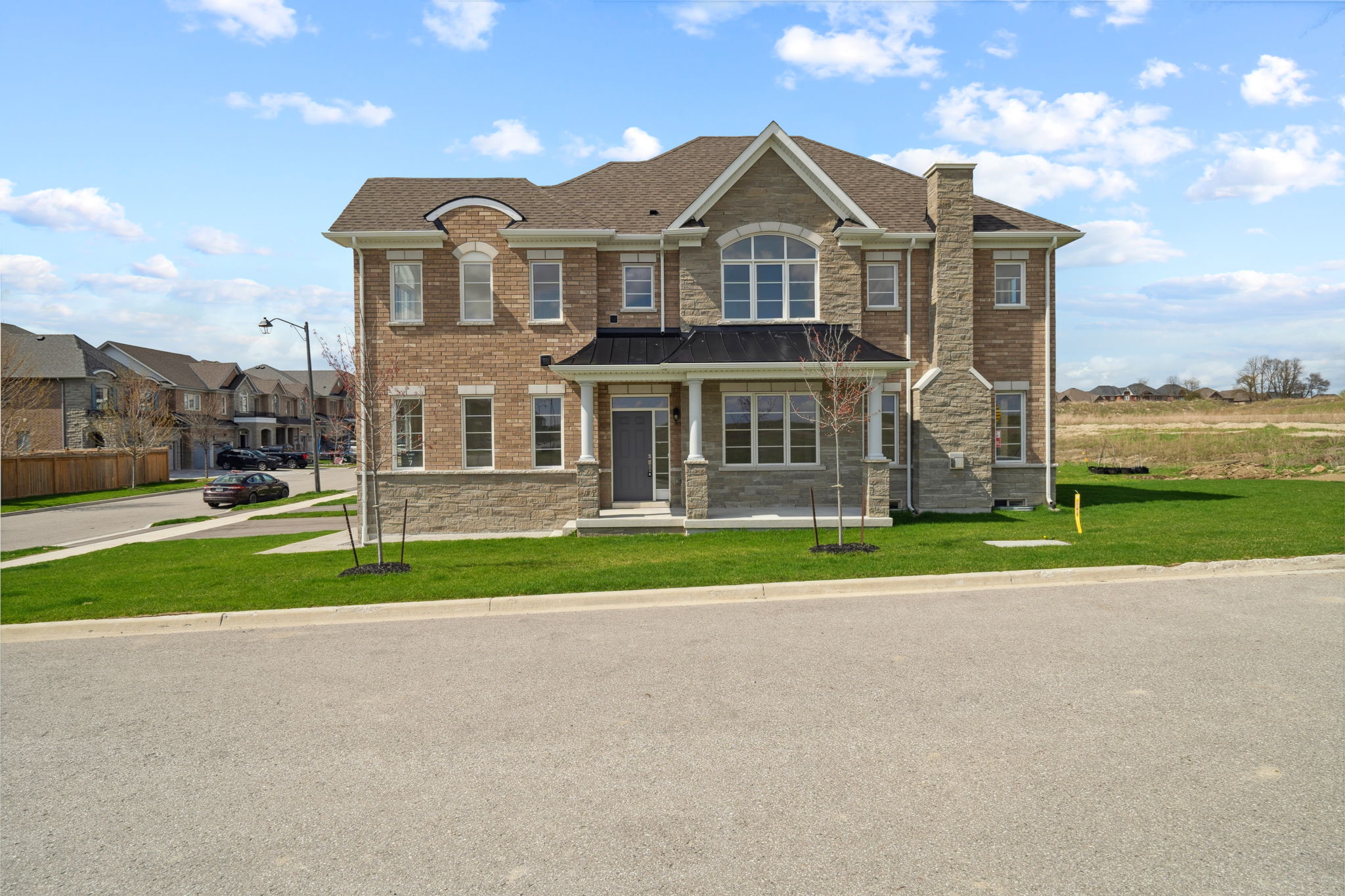 78 Walter Tunny Cresent East Gwillimbury, ON L9N 0R4