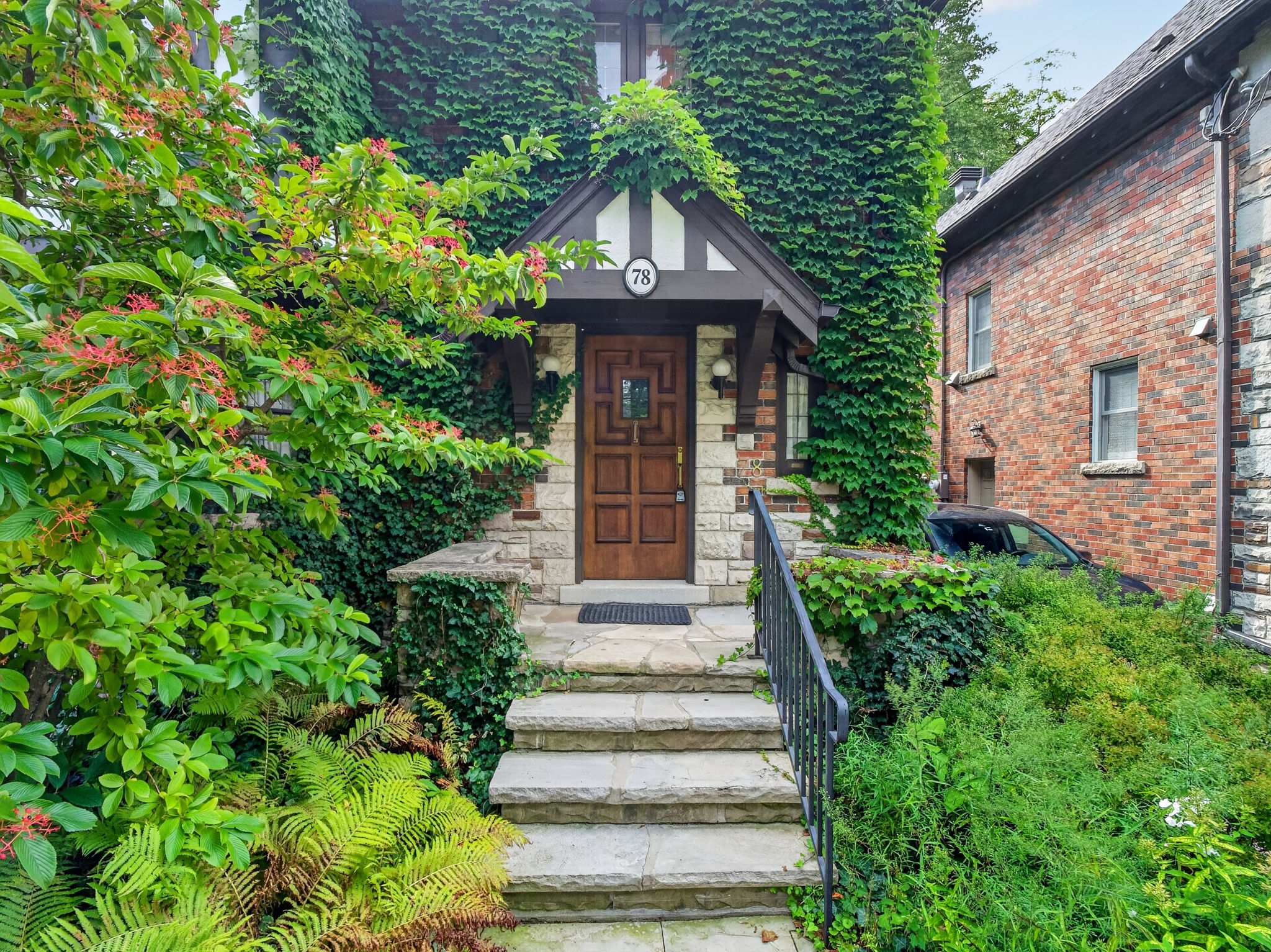 78 Willingdon Blvd Toronto, ON M8X 2H7