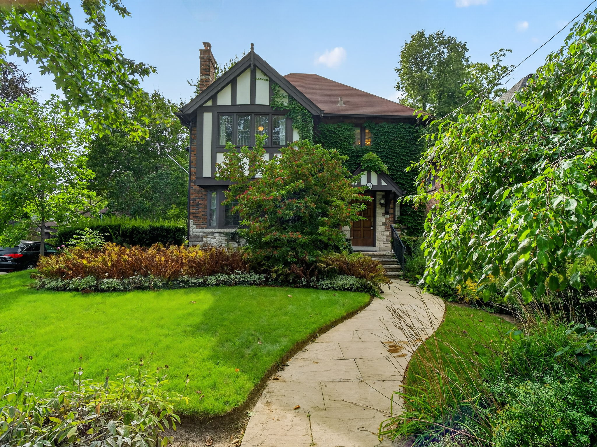 78 Willingdon Blvd Toronto, ON M8X 2H7