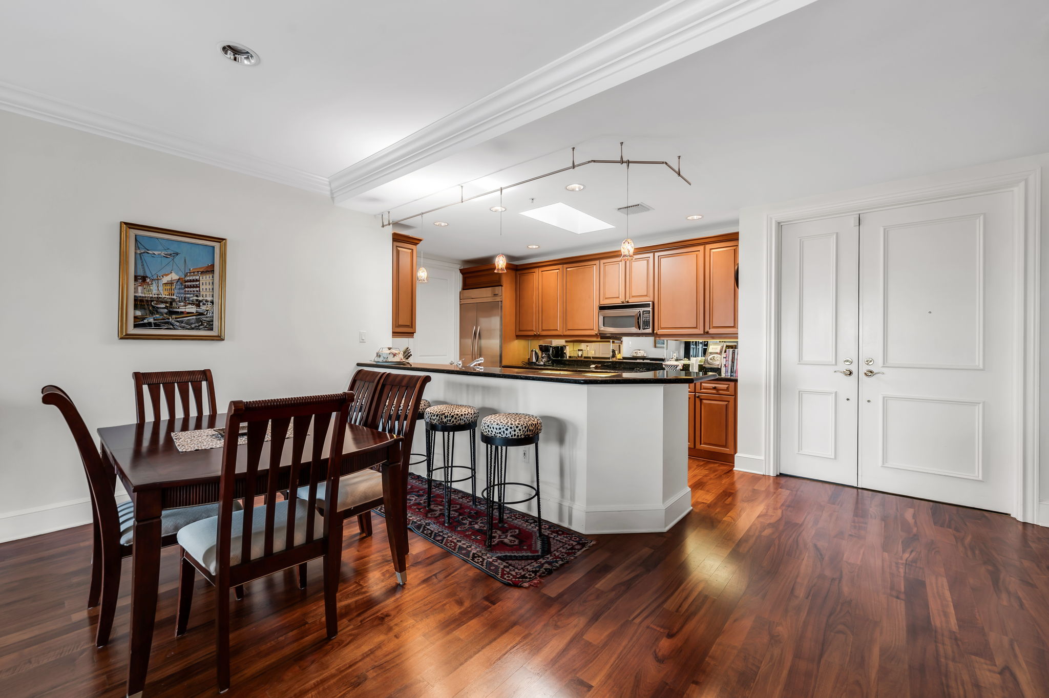 Dining - Breakfast Bar