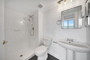 2015 NE 17th Ct, Fort Lauderdale, FL 33305, US Photo 12