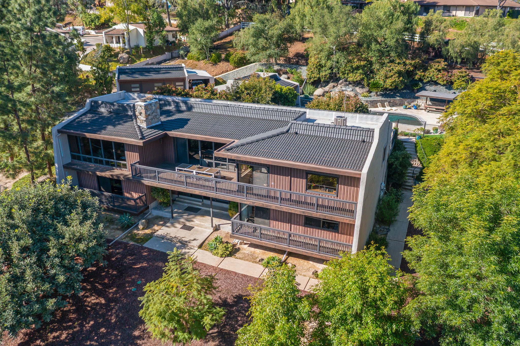 780 Singing Vista Dr-300