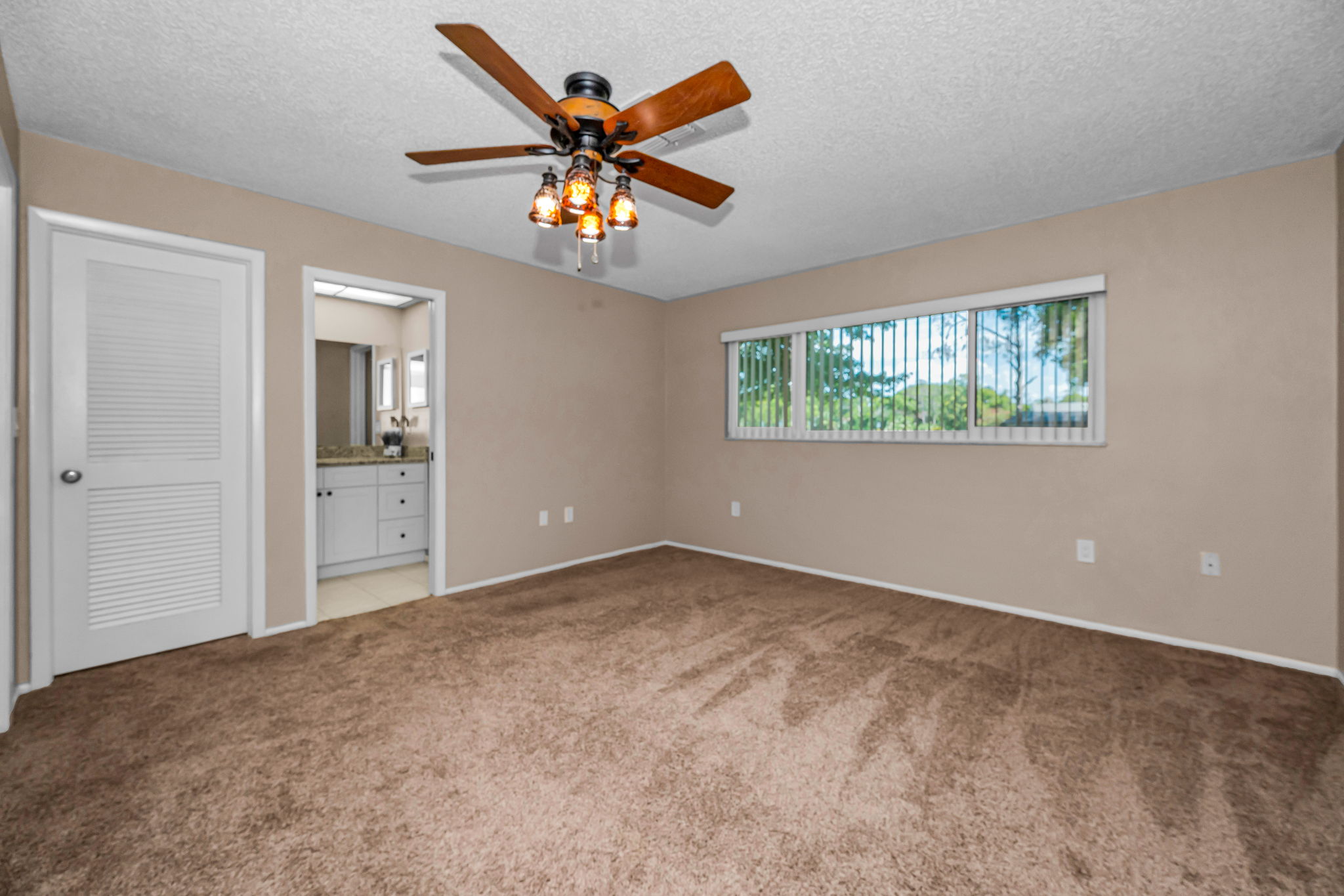 Primary Bedroom1a