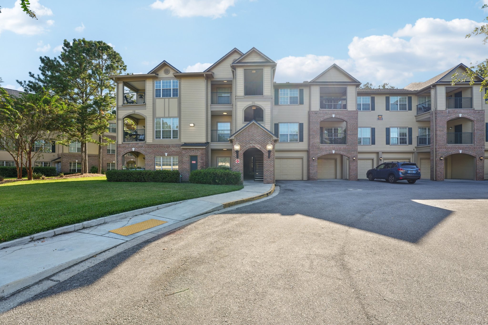 Point Meadows Dr 1434-S2409-001.jpg
