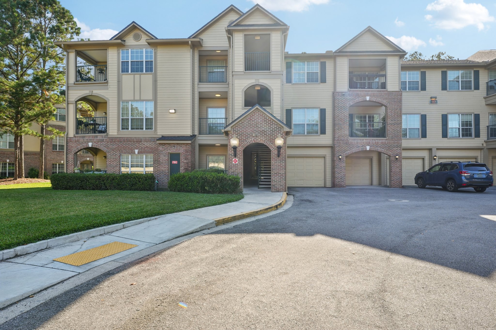 Point Meadows Dr 1434-S2409-002.jpg