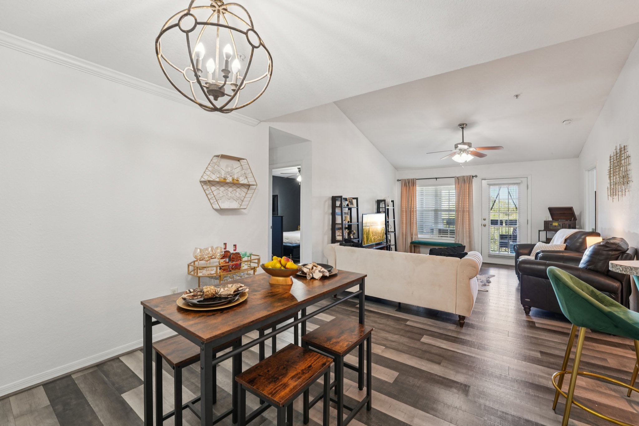 Point Meadows Dr 1434-S2409-012.jpg