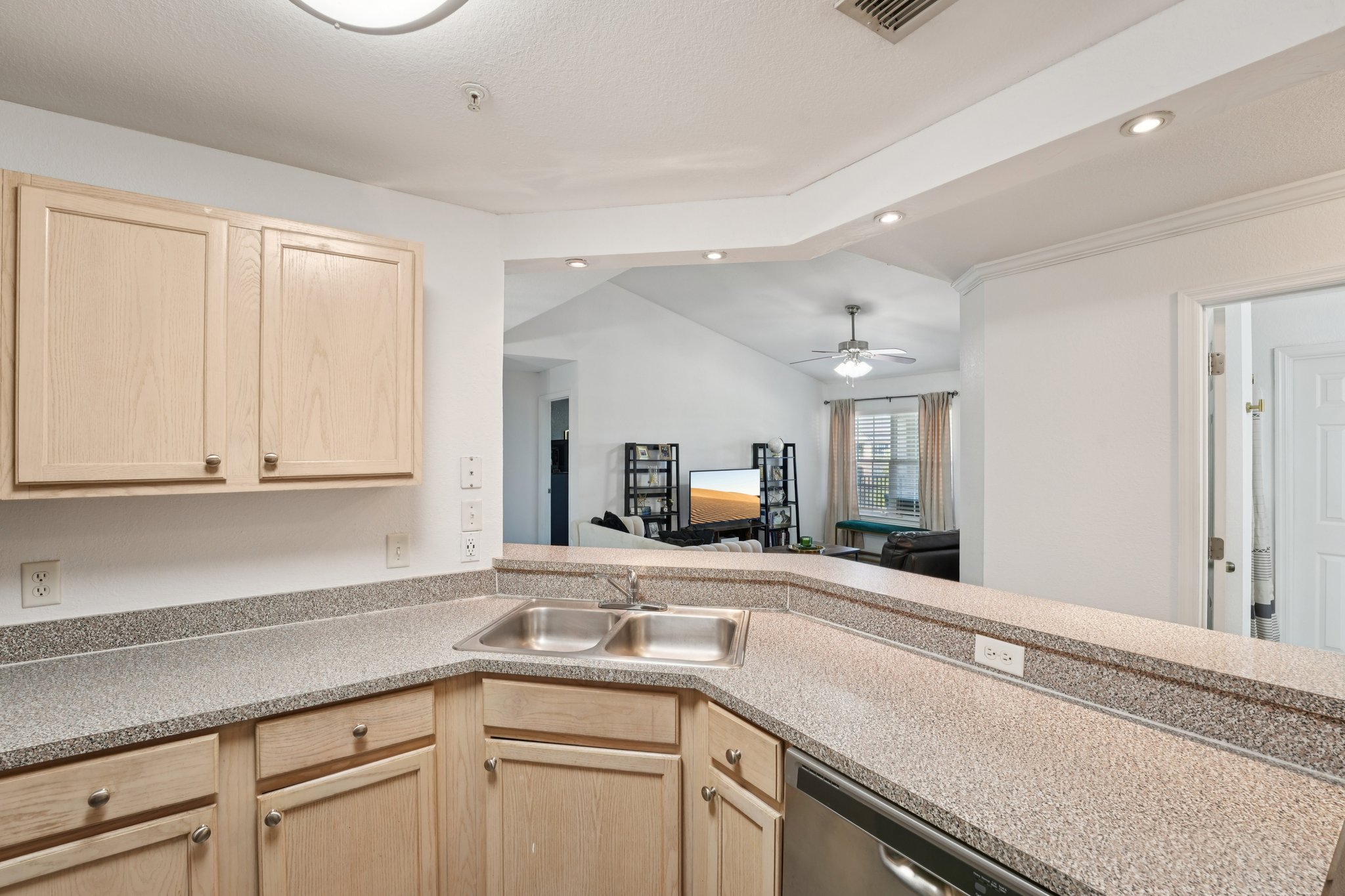 Point Meadows Dr 1434-S2409-016.jpg