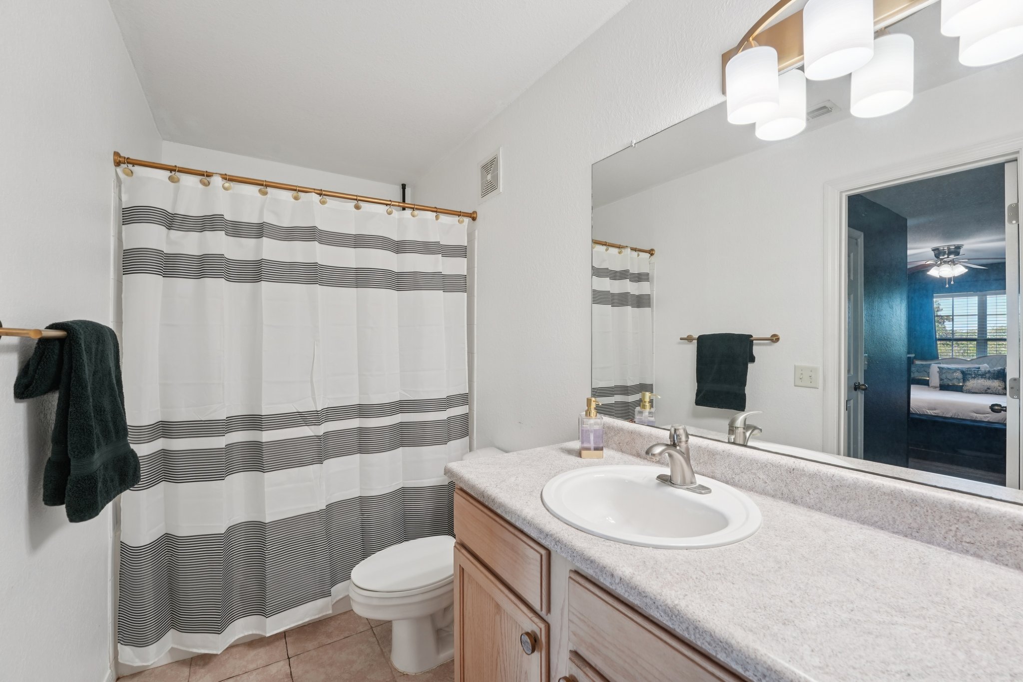 Point Meadows Dr 1434-S2409-025.jpg