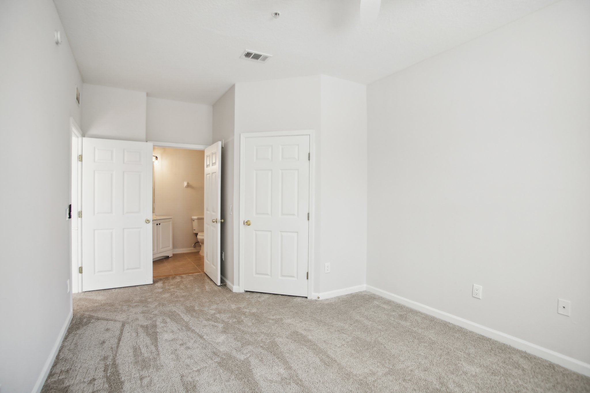 Point Meadows Dr 1310-022.jpg