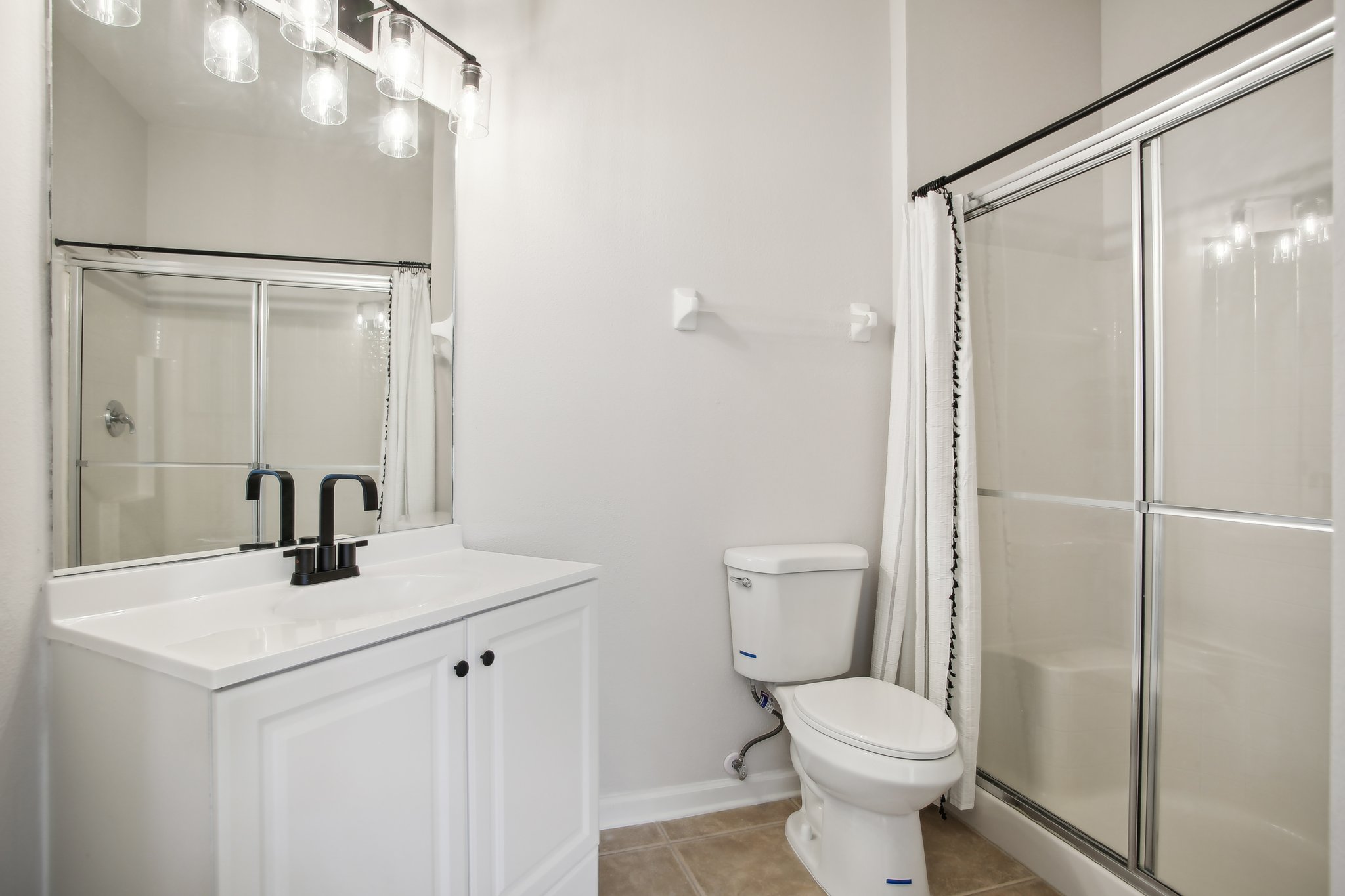 Point Meadows Dr 1310-024.jpg