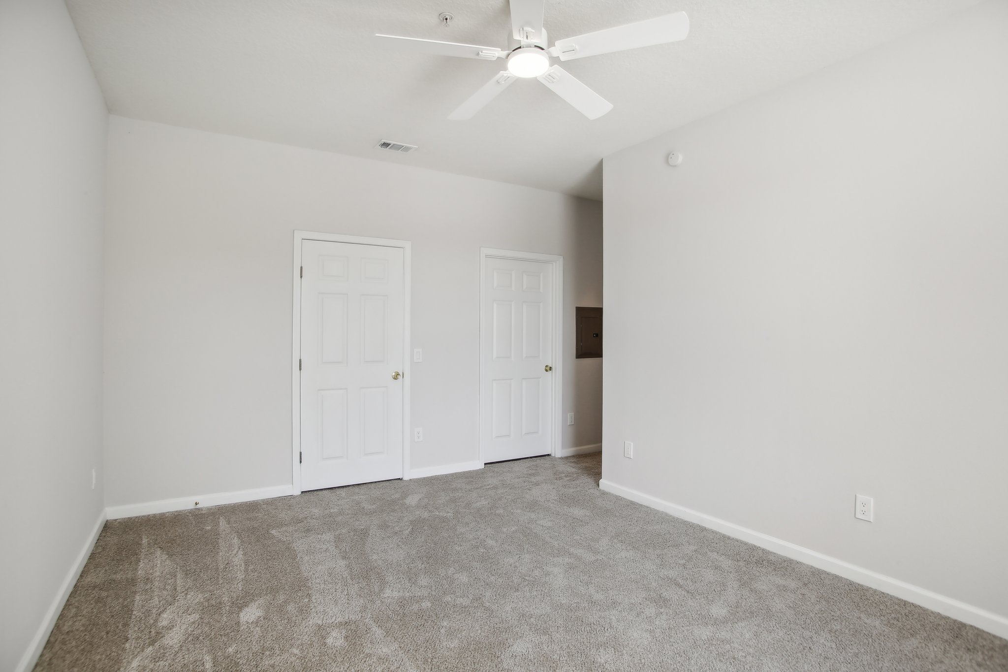 Point Meadows Dr 1310-031.jpg