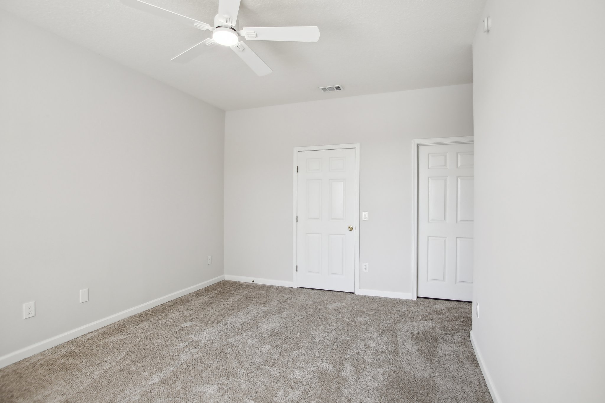 Point Meadows Dr 1310-032.jpg