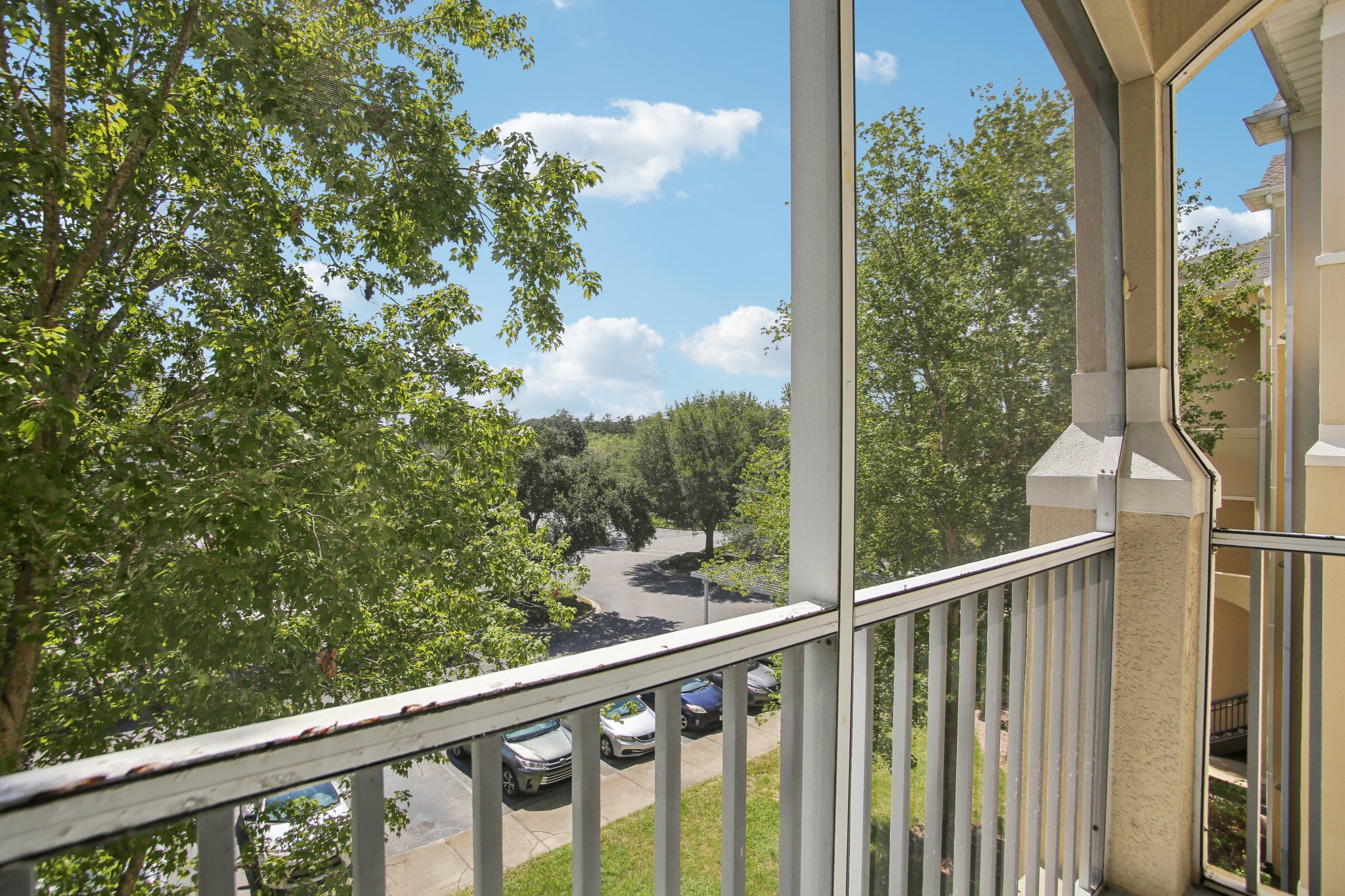 Point Meadows Dr 1310-036.jpg