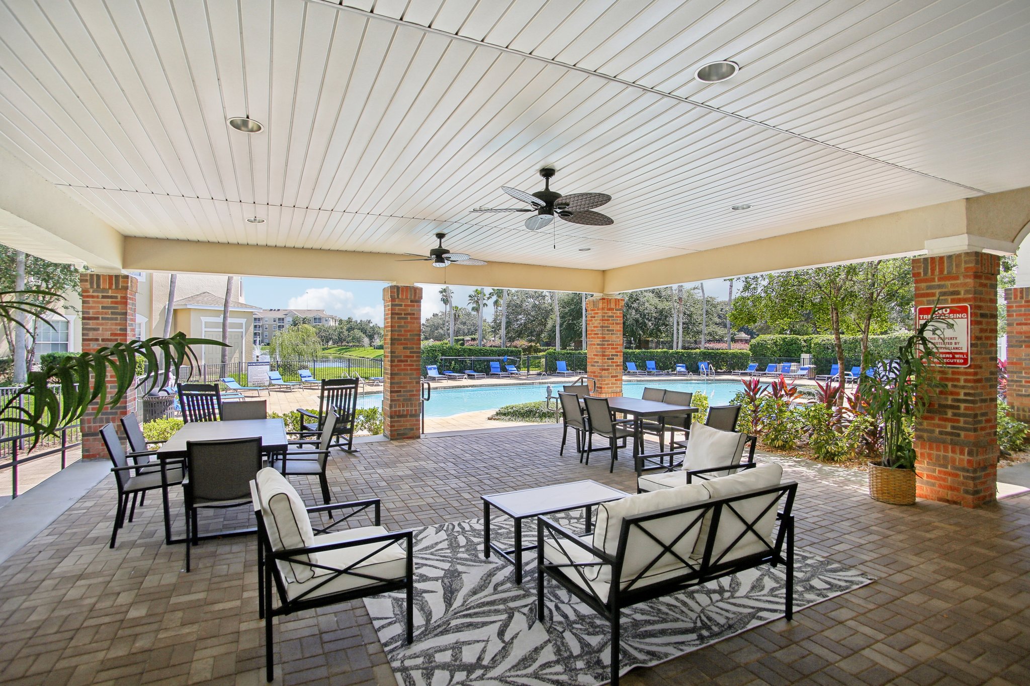 Point Meadows Dr 1310-040.jpg