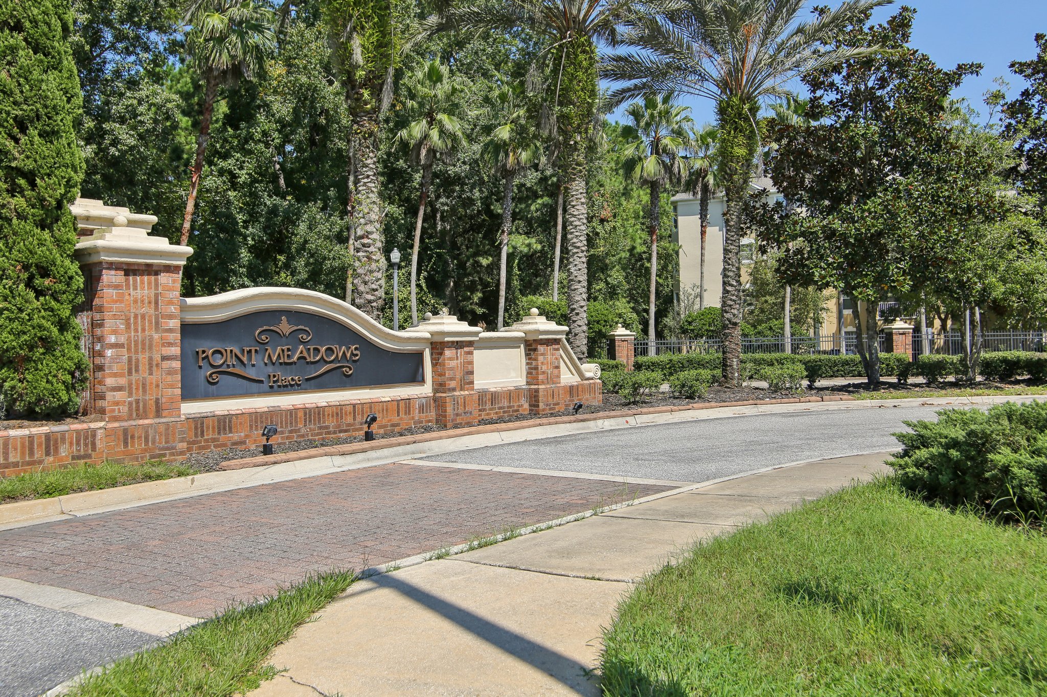 Point Meadows Dr 1310-041.jpg