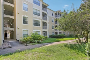 Point Meadows Dr 1310-001.jpg