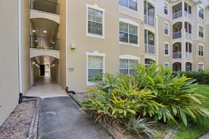 Point Meadows Dr 1310-003.jpg