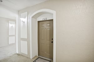 Point Meadows Dr 1310-012.jpg