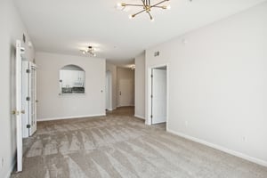 Point Meadows Dr 1310-015.jpg