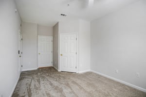 Point Meadows Dr 1310-023.jpg