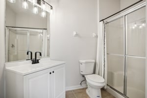 Point Meadows Dr 1310-024.jpg